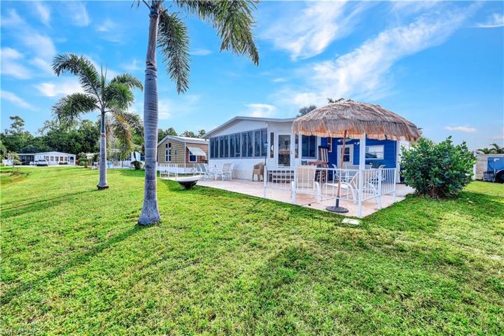118  Mediterranean  WAY, NAPLES, FL 34104