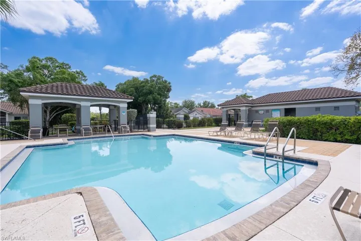 Well maintained community pool for residents of Eagle Pointe. Right outside the doorsteps!