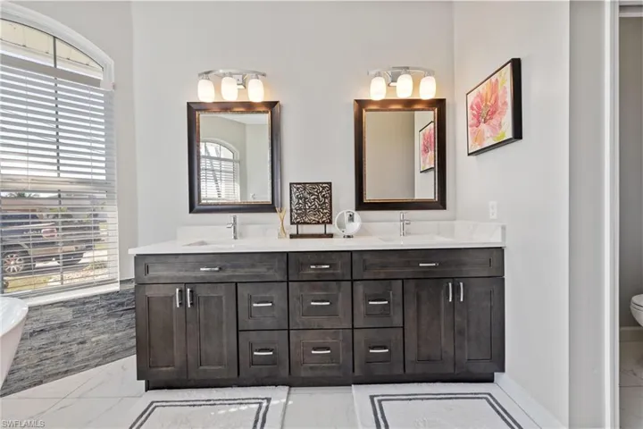 321 Se 31st St, Cape Coral, Florida 33904