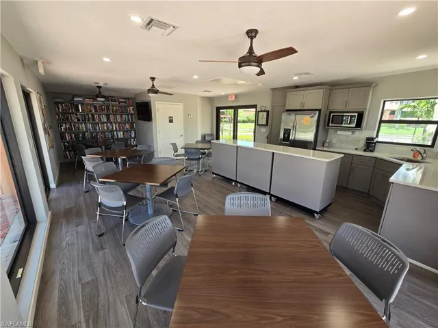 Totally Gorgeous Clubhouse with Full Kitchen!
