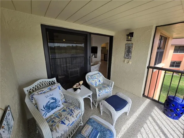 Lovely Lanai with Fabulous Furniture!