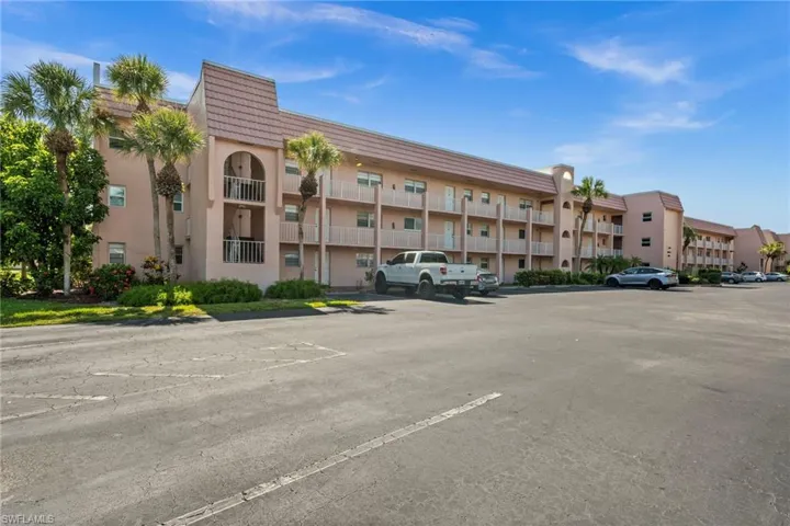 200 Turtle Lake Ct 205, Naples, Florida 34105