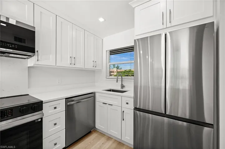 200 Turtle Lake Ct 205, Naples, Florida 34105