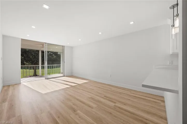 200 Turtle Lake Ct 205, Naples, Florida 34105