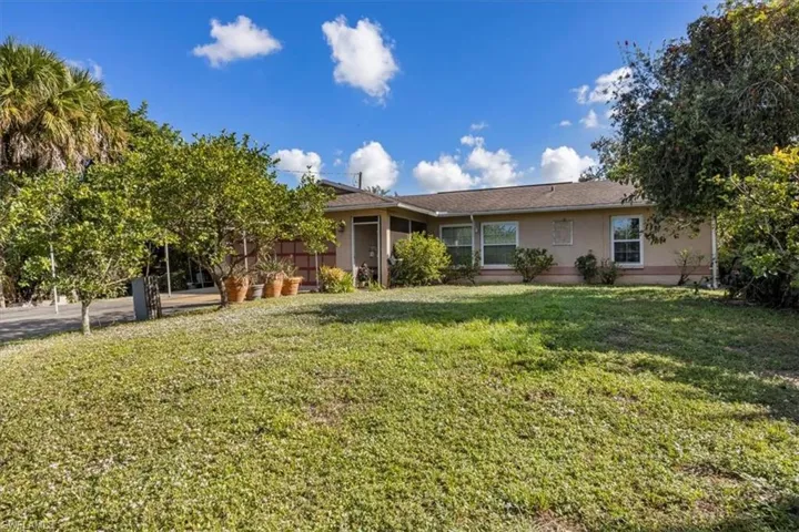 840  14th NE ST, Naples, FL 34120
