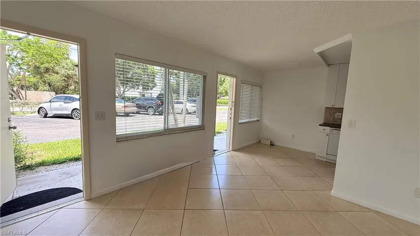 3250 10th St N B2, Naples, Florida 34103