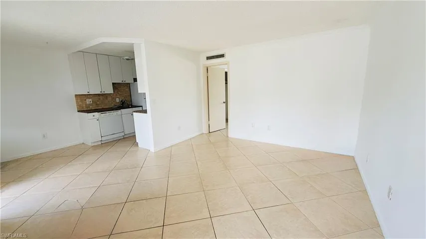 3250 10th St N B2, Naples, Florida 34103