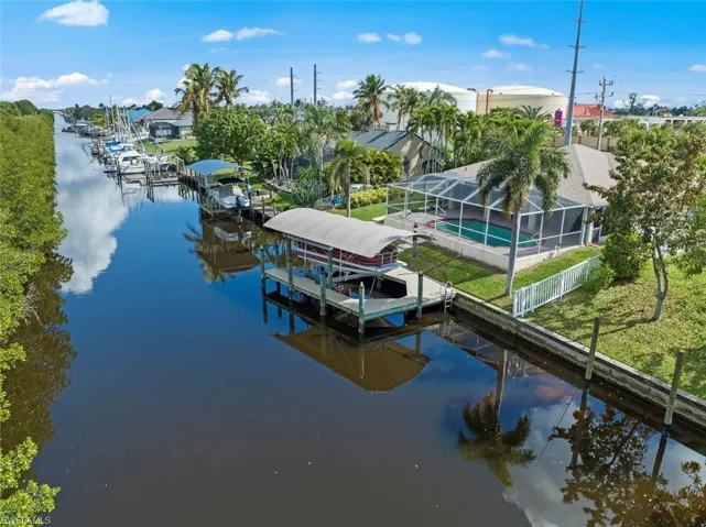 BOARD YOUR BOAT AND HEAD OUT STRAIGHT TO THE RIVER