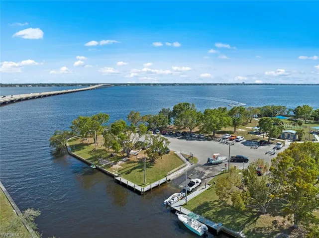 HORTON PARK, LOCATED AT THE END OF THE STREET, WITH BOAT LAUNCH, PICNIC AREAS & PUBLIC FACILITIES