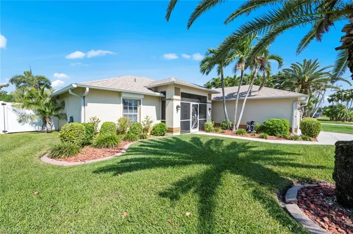 FLORIDA LANDSCAPING, CIRCULAR PARKING