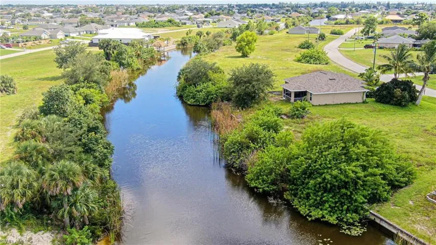 523 Nw 19th Pl, Cape Coral, Florida 33993