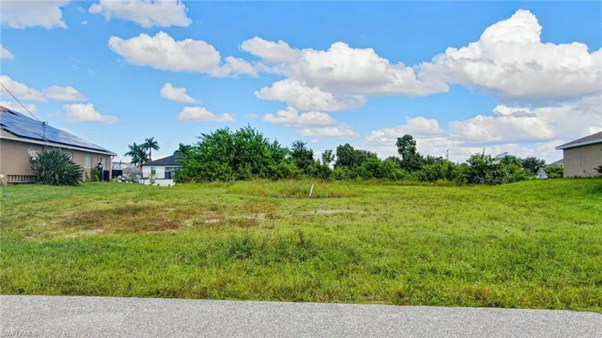 523 Nw 19th Pl, Cape Coral, Florida 33993