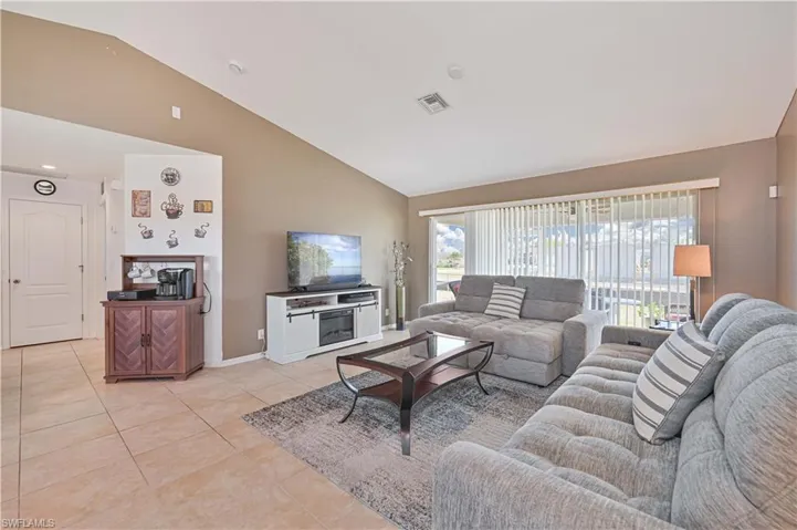 3230 Nw 3rd Pl, Cape Coral, Florida 33993