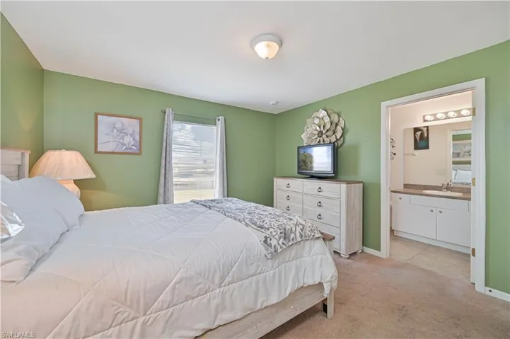 3230 Nw 3rd Pl, Cape Coral, Florida 33993