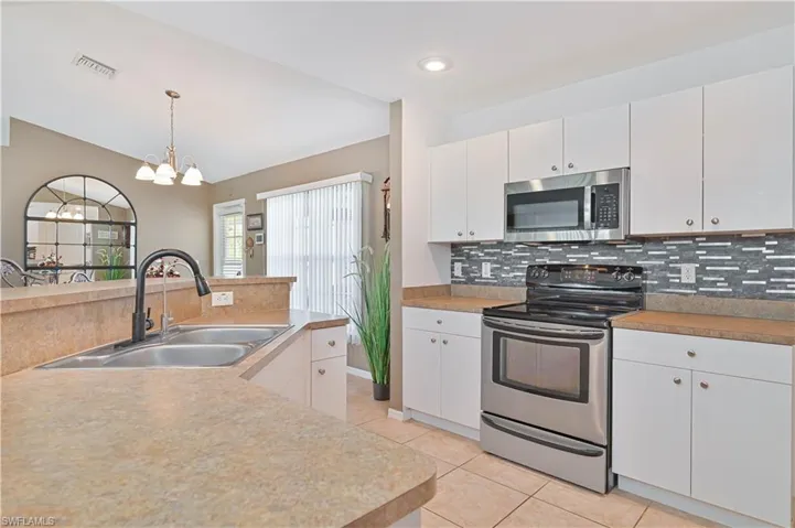 3230 Nw 3rd Pl, Cape Coral, Florida 33993