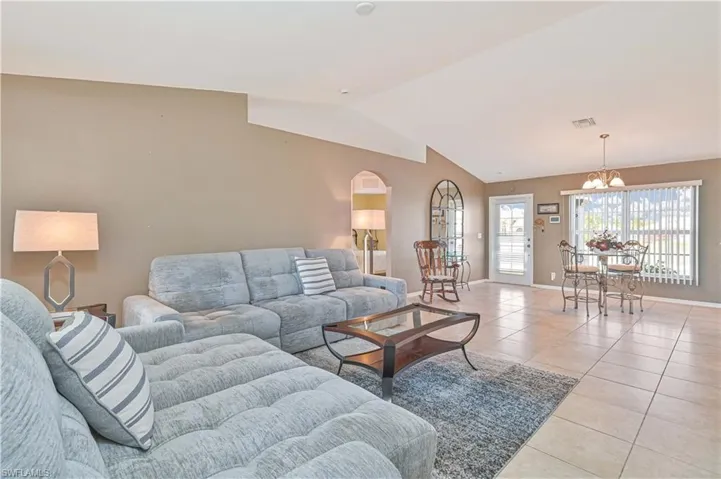 3230 Nw 3rd Pl, Cape Coral, Florida 33993
