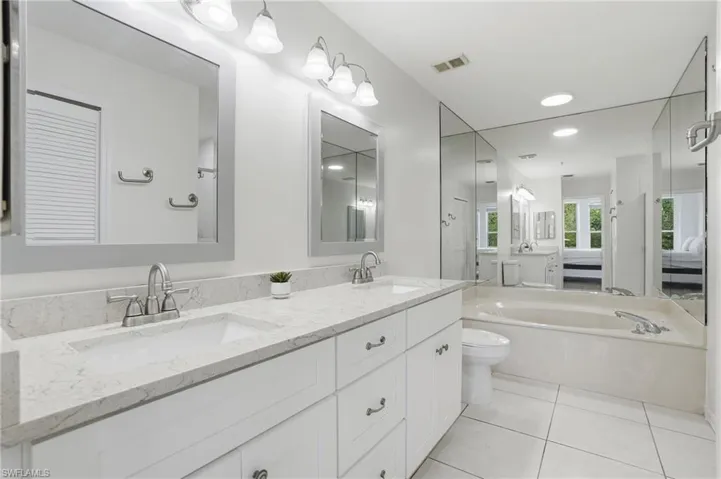 3554 Haldeman Creek Dr 113, Naples, Florida 34112