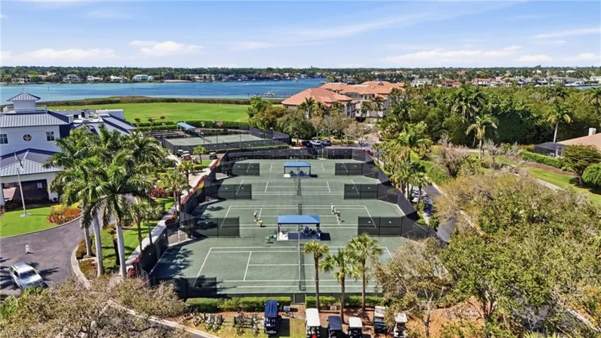 Windstar Tennis Courts
