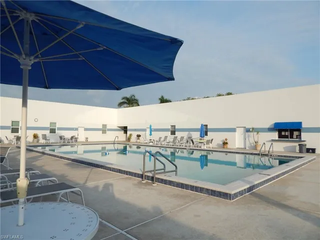 1318  Sandtrap  DR, Fort Myers, FL 33919