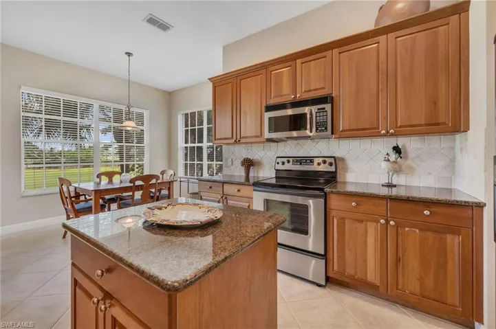Fabulous Kitchen with Stainless Steel Appliances