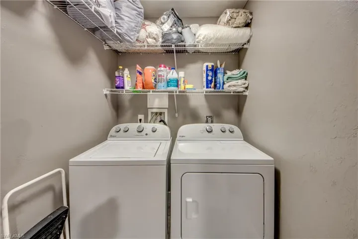 Washroom with independent washer and dryer and washer hookup