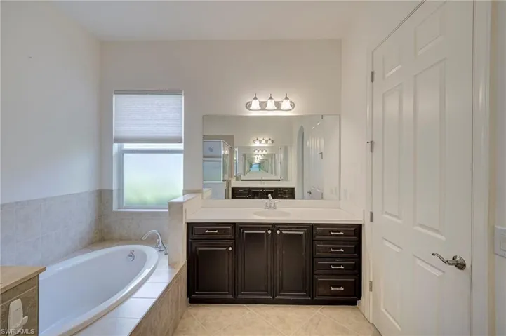 13631 Manchester Way, Naples, Florida 34109