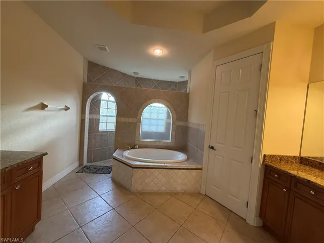 217 Ne 21st Pl, Cape Coral, Florida 33909