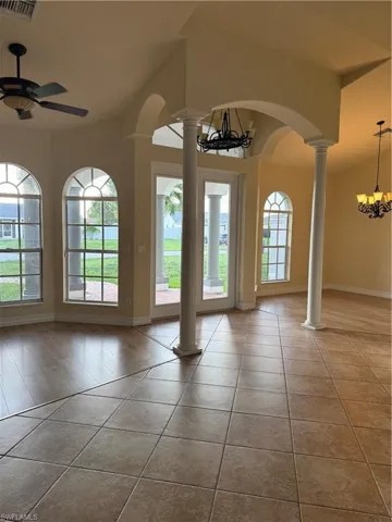 217 Ne 21st Pl, Cape Coral, Florida 33909