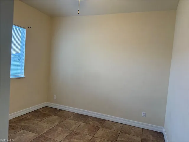 217 Ne 21st Pl, Cape Coral, Florida 33909