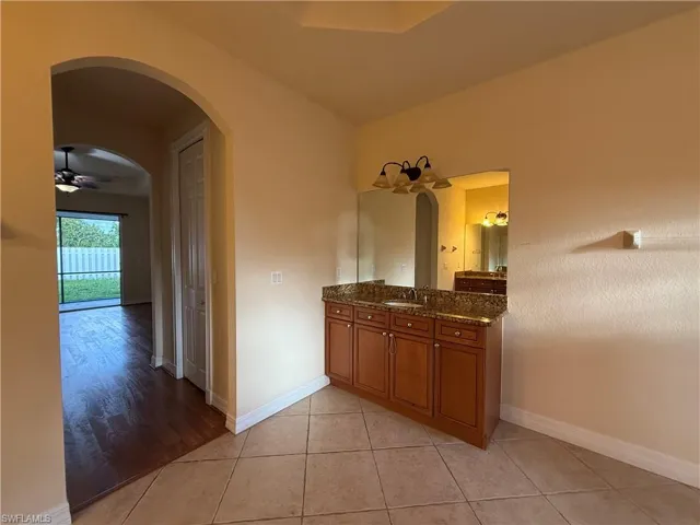 217 Ne 21st Pl, Cape Coral, Florida 33909