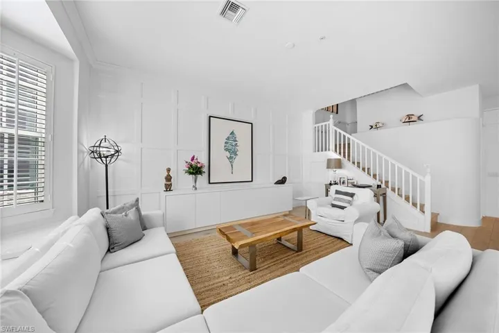 443 8th Ave S 104, Naples, Florida 34102