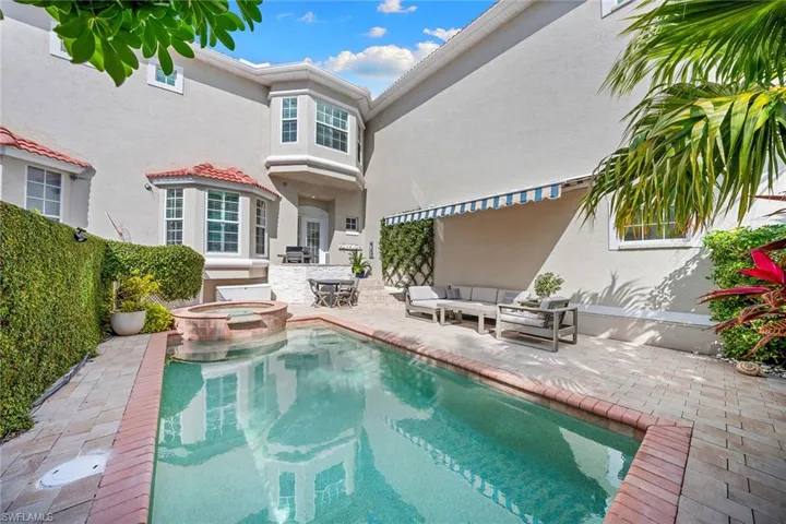 443 8th Ave S 104, Naples, Florida 34102