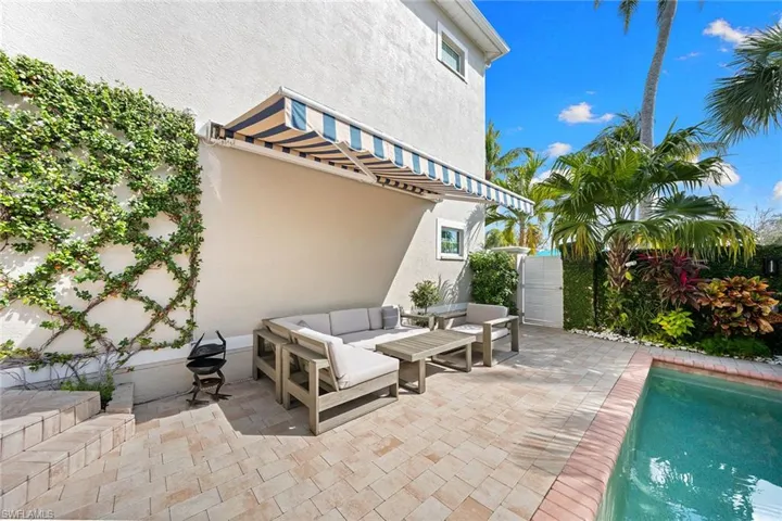 443 8th Ave S 104, Naples, Florida 34102