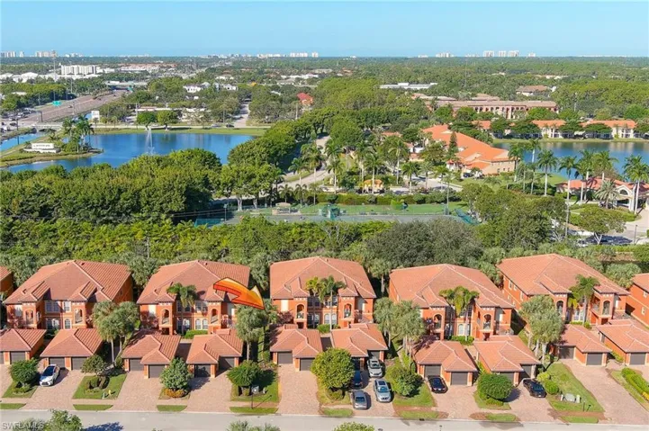 10033 Heather Ln, Naples, Florida 34119