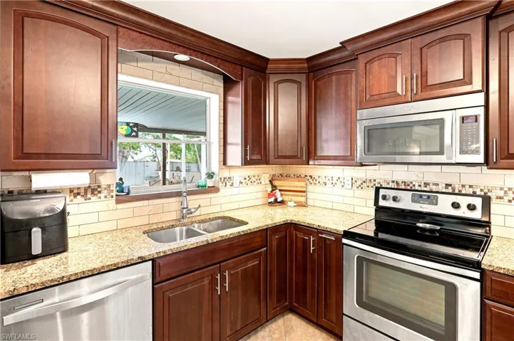 2741 Mcgregor Blvd, Fort Myers, Florida 33901