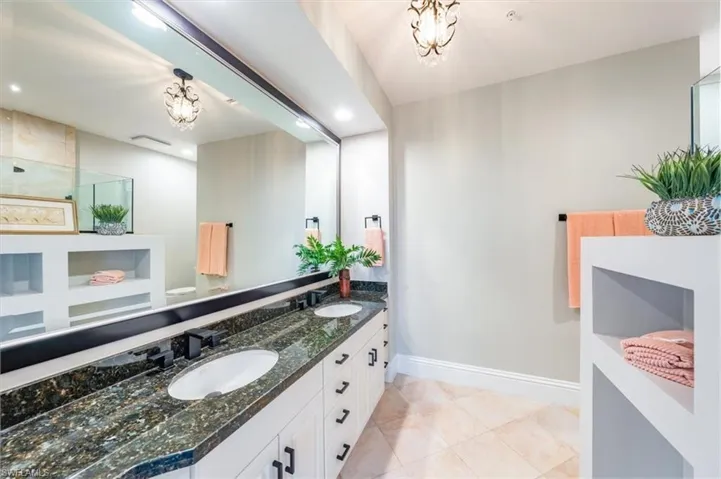 Owners Bathroom Suite