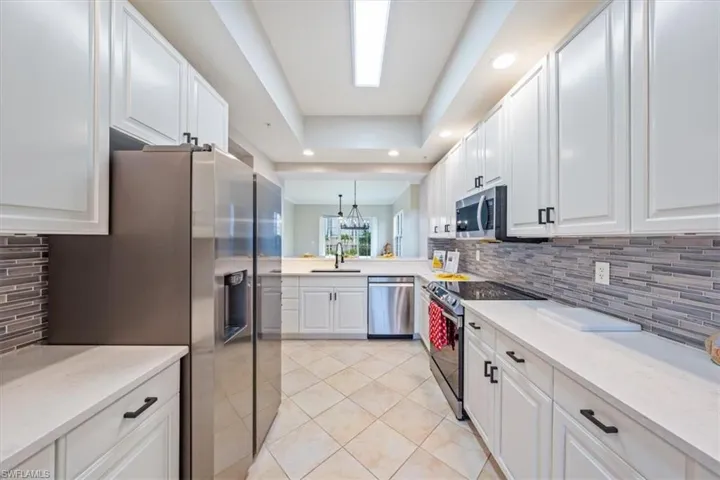 Quartz Countertops with Backsplash
