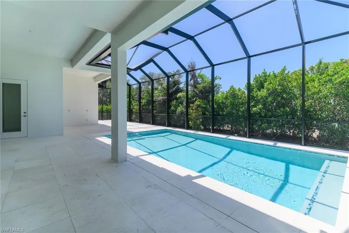 60 Tahiti Rd, Marco Island, Florida 34145