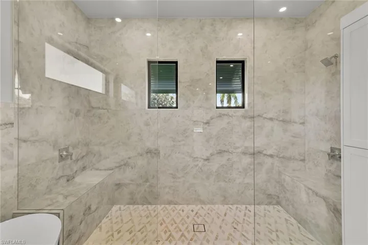 60 Tahiti Rd, Marco Island, Florida 34145