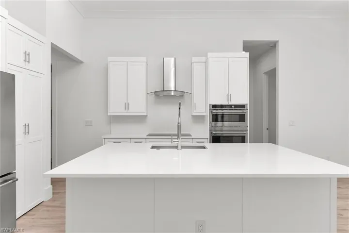 60 Tahiti Rd, Marco Island, Florida 34145