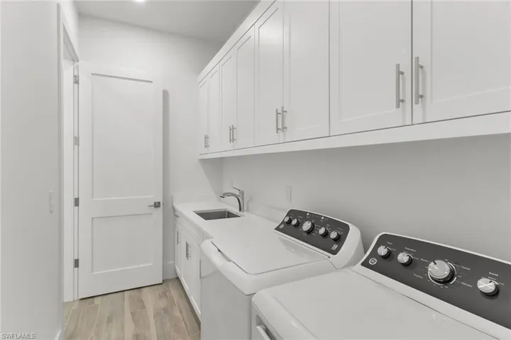 60 Tahiti Rd, Marco Island, Florida 34145