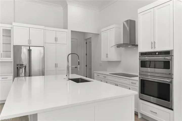 60 Tahiti Rd, Marco Island, Florida 34145