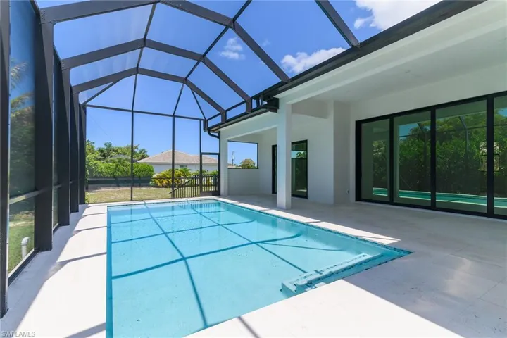 60 Tahiti Rd, Marco Island, Florida 34145