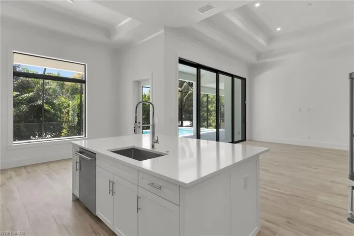 60 Tahiti Rd, Marco Island, Florida 34145