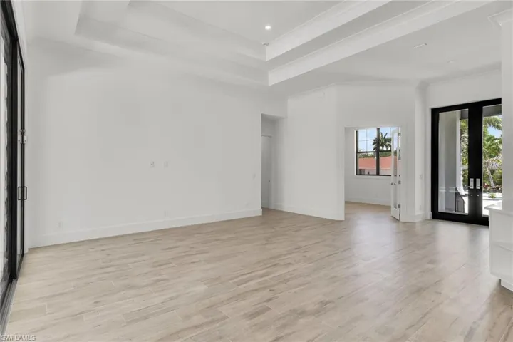 60 Tahiti Rd, Marco Island, Florida 34145