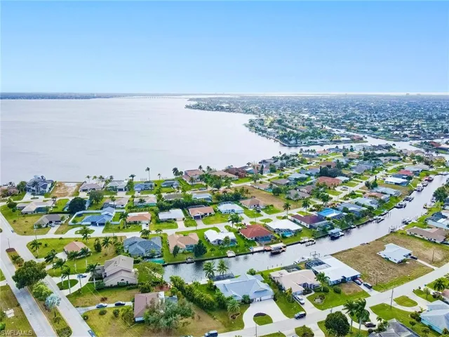 2274 Se 27th St, Cape Coral, Florida 33904