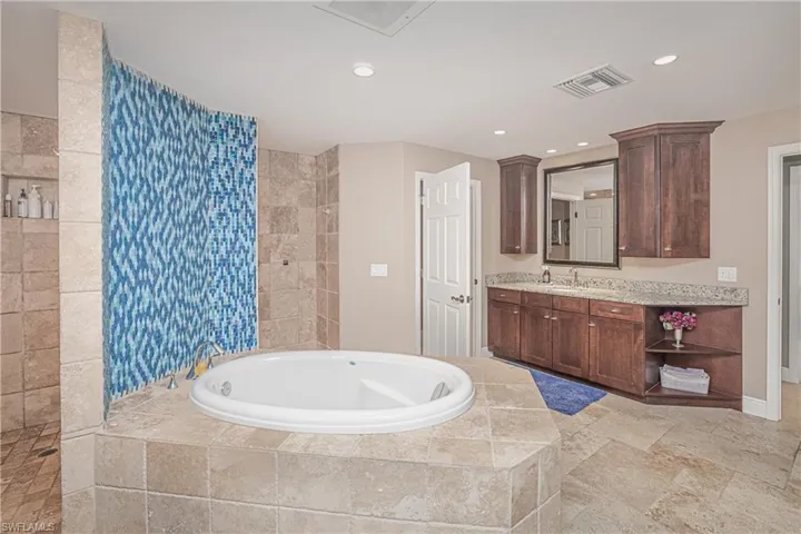2274 Se 27th St, Cape Coral, Florida 33904