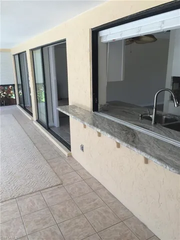 Lanai pocket sliders