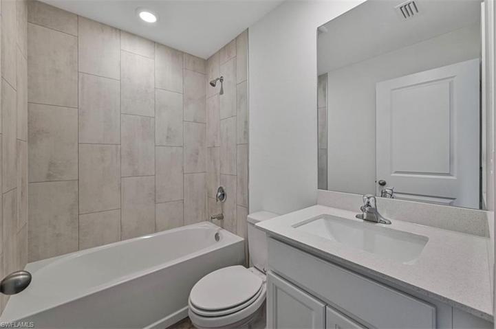 805  Gen D Macarthur  AVE, Labelle, FL 33935
