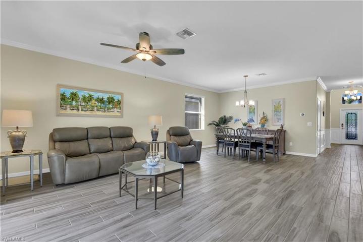 Crown Molding & Custom Trim